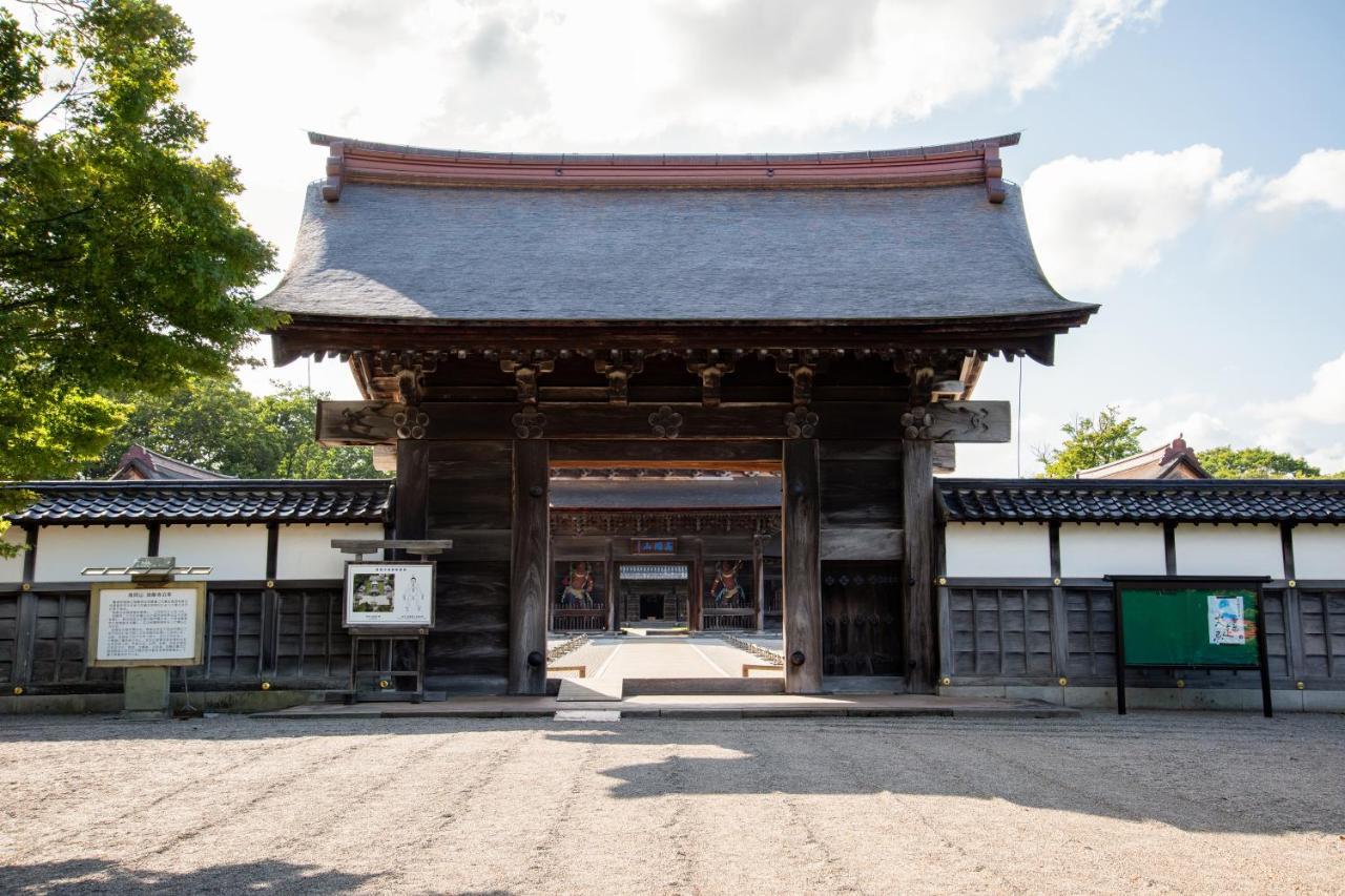 Kadokyu Ryokan Такаока Екстериор снимка